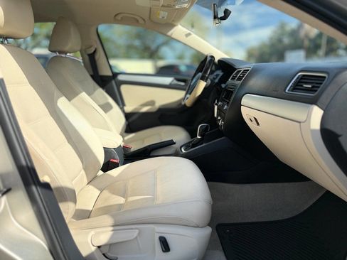 Used 2013 Volkswagen Jetta SE image 23