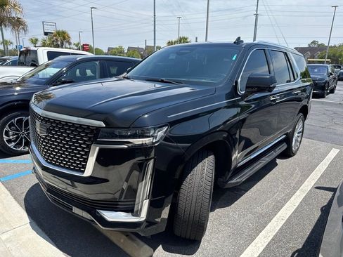 Used 2021 Cadillac Escalade Premium Luxury RWD image 2