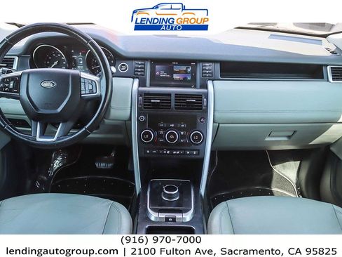 Used 2018 Land Rover Discovery Sport SE image 11