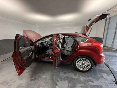 Used 2014 Ford Focus Titanium image 19