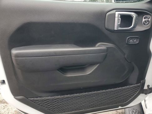 Used 2025 Jeep Wrangler Sport AWD/4WD image 10