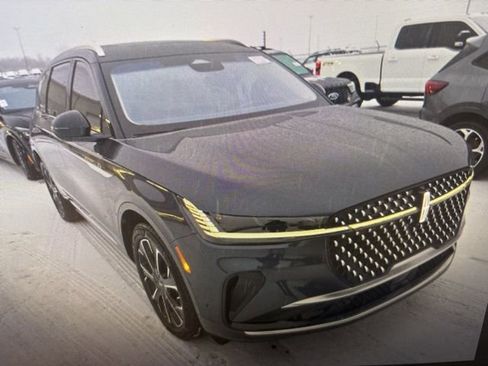 Used 2024 Lincoln Nautilus Reserve w/ Equipment Group 203A image 18