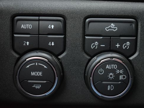 Used 2022 Chevrolet Silverado 1500 RST AWD/4WD image 20