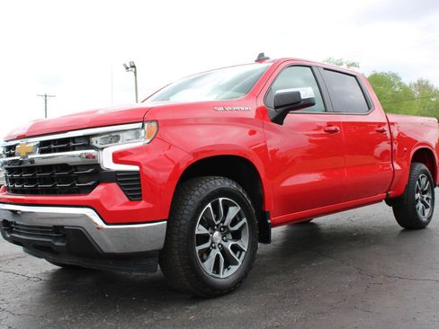 Used 2024 Chevrolet Silverado 1500 LT image 12