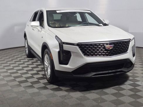 Used 2024 Cadillac XT4 Luxury w/ Cold Weather Package image 1