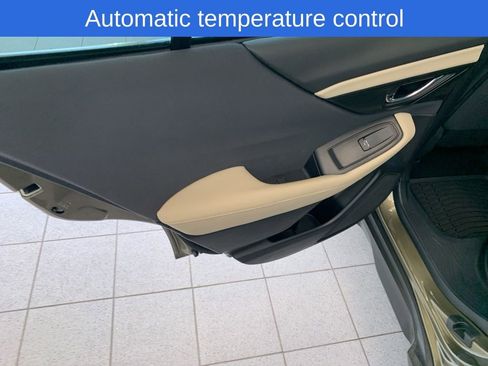 Certified 2025 Subaru Outback Premium AWD/4WD image 11