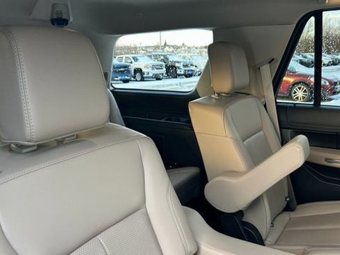 Used 2022 Ford Expedition XLT image 44