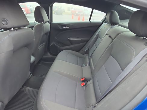 Used 2017 Chevrolet Cruze LT w/ Sun And Sound Package image 12