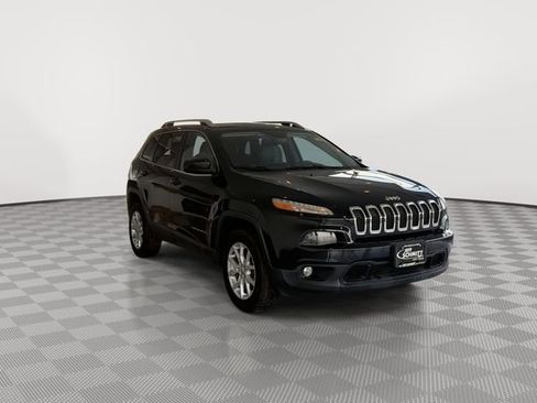 Used 2014 Jeep Cherokee Latitude w/ Comfort/Convenience Group image 2