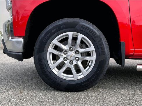 Used 2022 Chevrolet Silverado 1500 LT AWD/4WD image 7