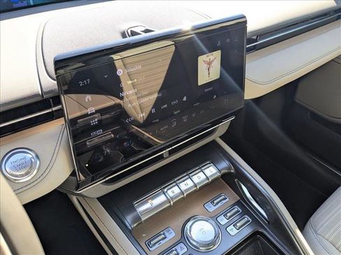 Used 2025 Lincoln Nautilus Reserve image 13