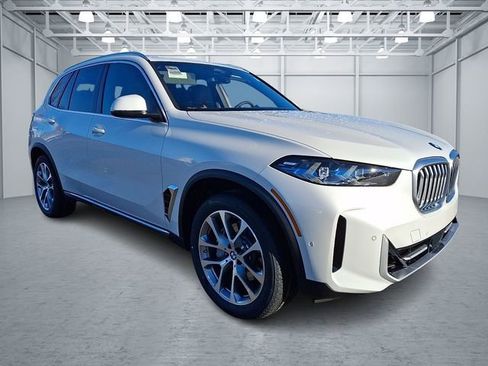 New 2026 BMW X5 xDrive40i w/ Premium Package image 3