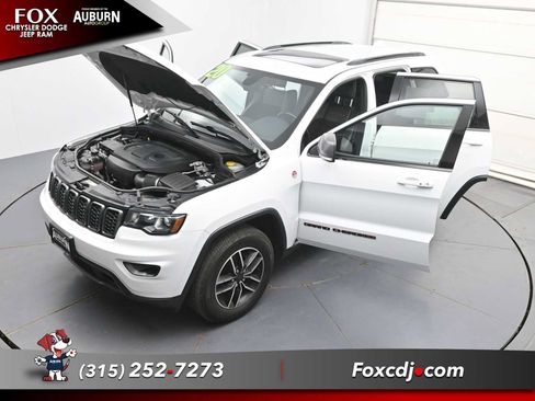 Used 2020 Jeep Grand Cherokee Trailhawk AWD/4WD image 38
