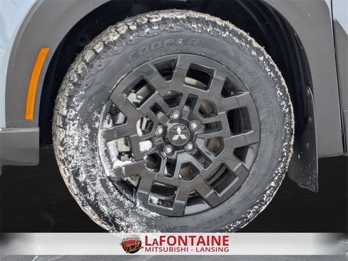 New 2026 Mitsubishi Outlander Trail Edition image 32