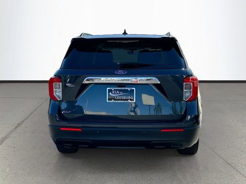Used 2022 Ford Explorer XLT image 6
