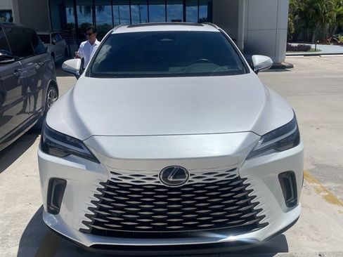 Used 2024 Lexus RX 350h w/ Accessory Package (Z1) image 4