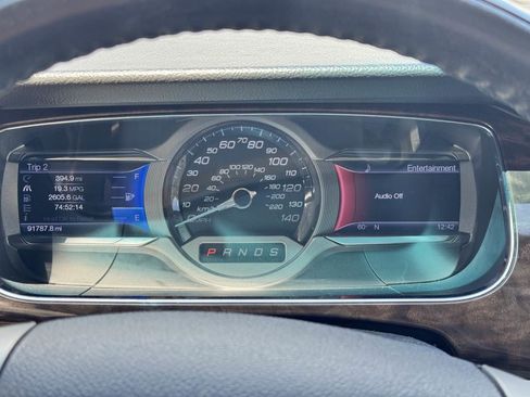 Used 2013 Ford Taurus Limited FWD image 40