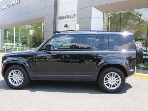 Used 2025 Land Rover Defender 110 S image 5