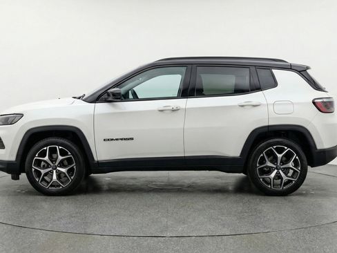 Used 2025 Jeep Compass Limited image 5