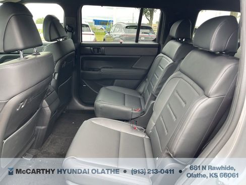 Used 2025 Hyundai Santa Fe Calligraphy w/ Tow & Go Package FWD image 5