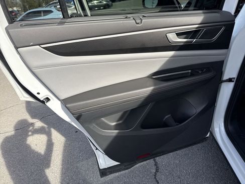 Used 2024 Volkswagen Atlas Peak Edition SEL image 26