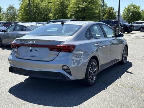 Used 2023 Kia Forte LXS w/ LXS Technology Package FWD image 2