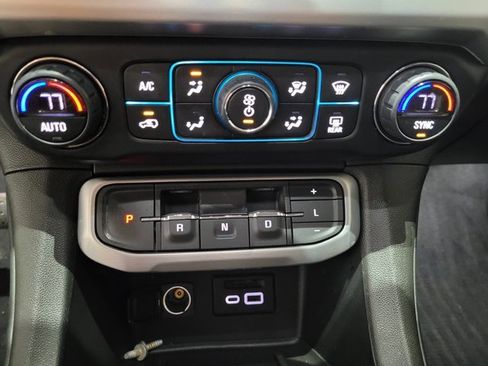 Used 2022 GMC Acadia SLT w/ GMC Pro Grade Package image 41