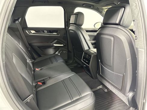 New 2025 Porsche Cayenne Turbo image 25