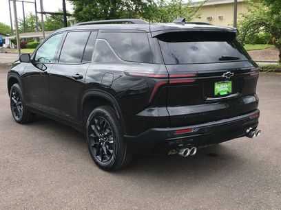Used 2024 Chevrolet Traverse LT w/ Midnight/Sport Edition