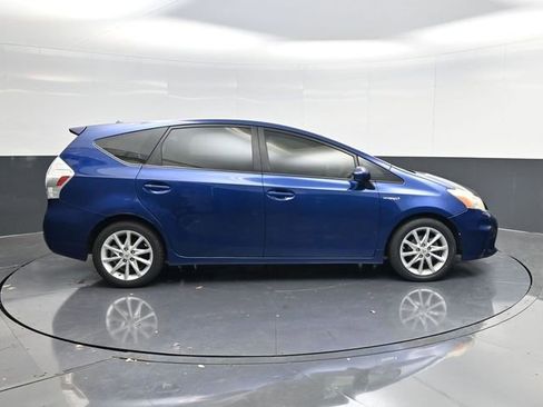 Used 2012 Toyota Prius V Five image 2