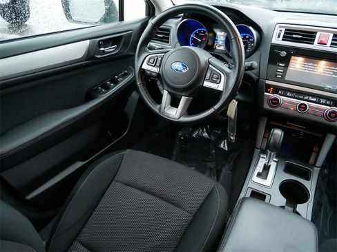 Used 2017 Subaru Outback 2.5i Premium image 9