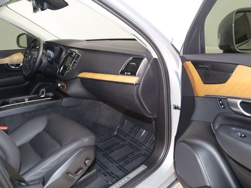 Used 2024 Volvo XC90 B6 Plus w/ Protection Package Premier AWD/4WD image 42