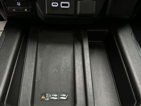 Used 2019 Chevrolet Silverado 1500 High Country w/ Z71 Off-Road Package image 47