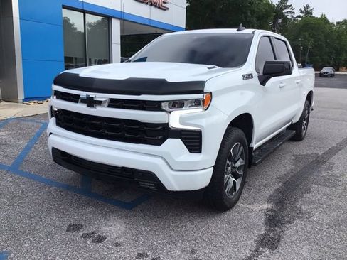 Used 2025 Chevrolet Silverado 1500 RST w/ Z71 Off-Road Package AWD/4WD image 2