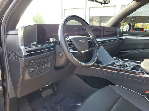 Used 2025 Cadillac Escalade Premium Luxury w/ LPO, Radiant Package RWD image 19