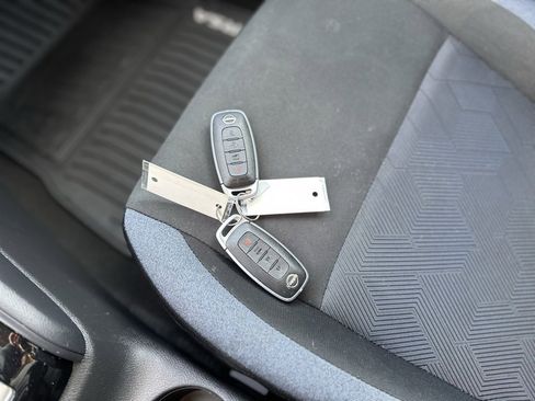 Used 2024 Nissan Versa SV w/ Trunk Package image 33