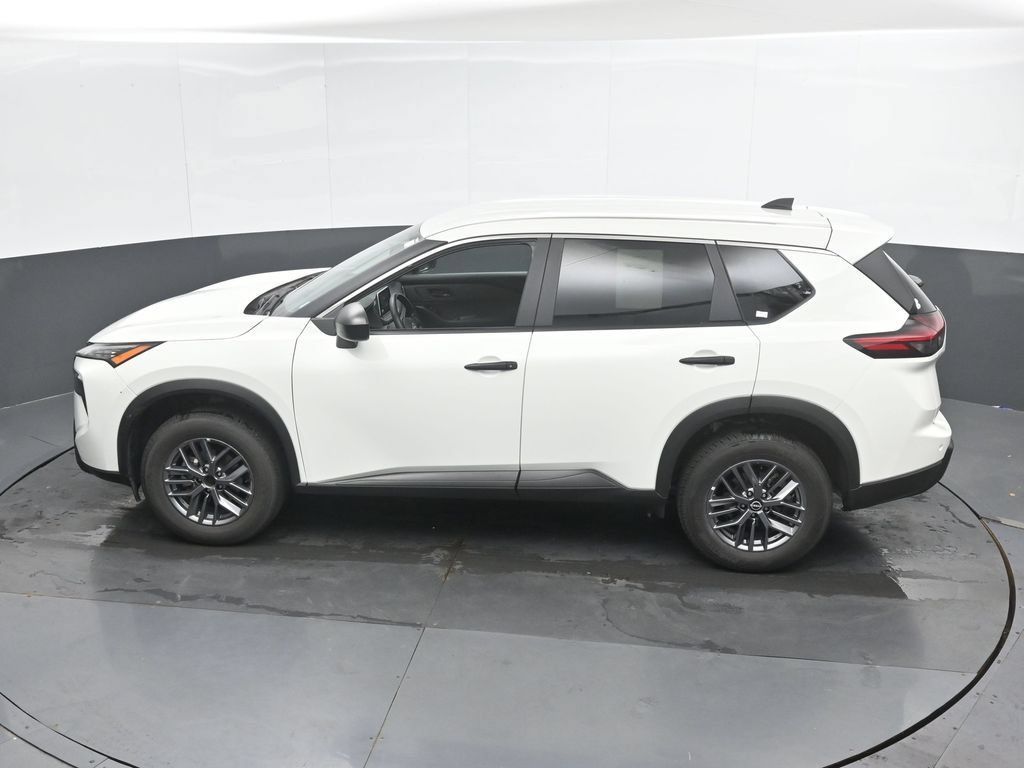 Used 2024 Nissan Rogue S AWD/4WD image 39