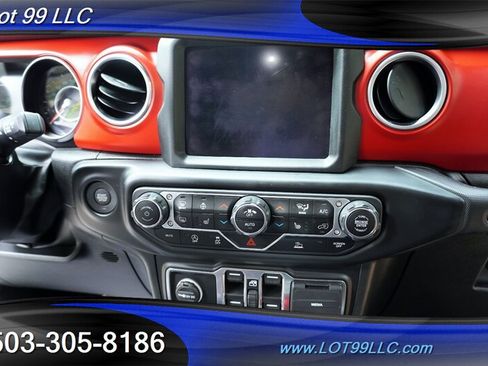 Used 2022 Jeep Gladiator Rubicon w/ Cold Weather Group AWD/4WD image 23