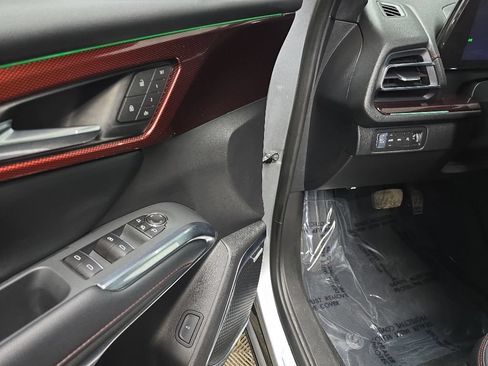 Used 2026 Chevrolet Traverse RS AWD/4WD image 28