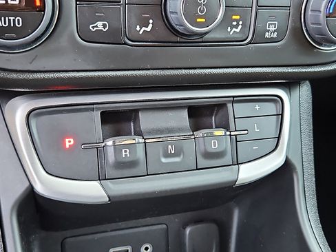 Used 2023 GMC Terrain SLE w/ Driver Convenience Package AWD/4WD image 15