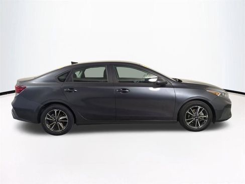 Used 2023 Kia Forte LXS FWD image 4