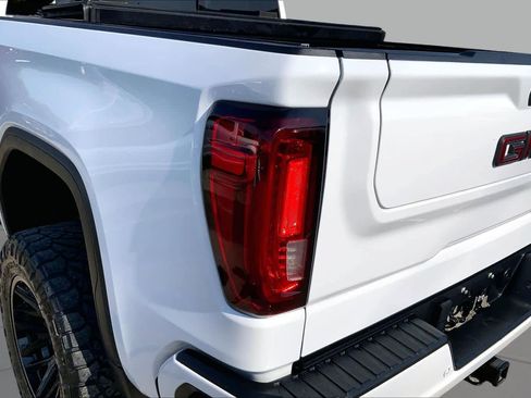 Used 2022 GMC Sierra 1500 AT4 w/ Technology Package AWD/4WD image 24
