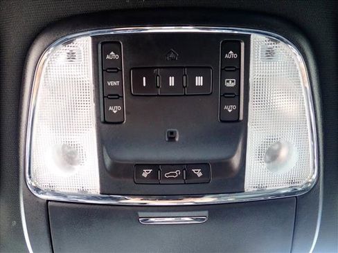 Used 2017 Jeep Grand Cherokee Limited w/ Luxury Group II image 23