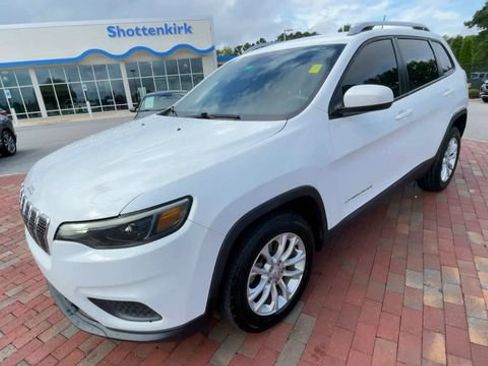 Used 2021 Jeep Cherokee Latitude FWD image 5