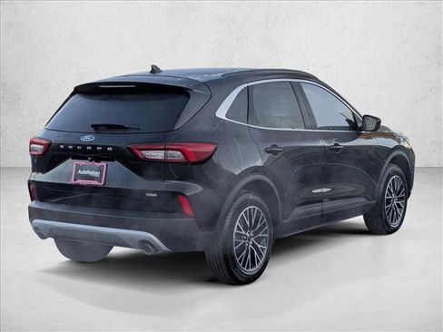 New 2025 Ford Escape SE image 2