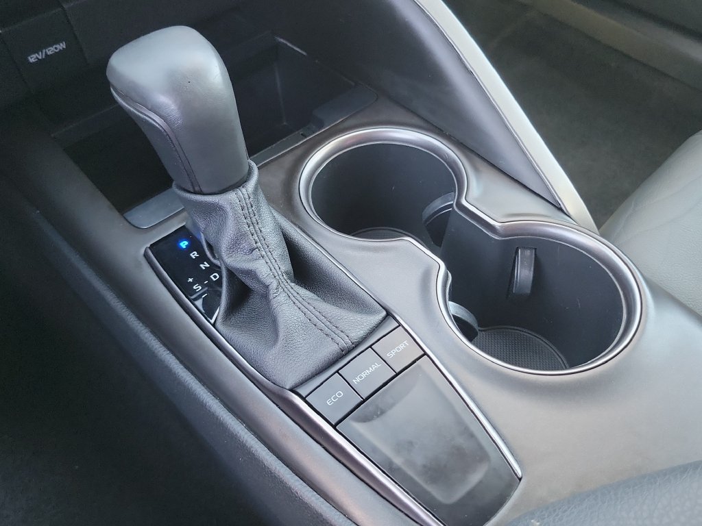 Used 2023 Toyota Camry SE w/ Convenience Package FWD image 12