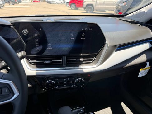New 2026 Chevrolet Trax LT w/ LT Convenience Package FWD image 21