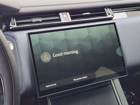 Certified 2026 Land Rover Range Rover Velar Dynamic SE image 19