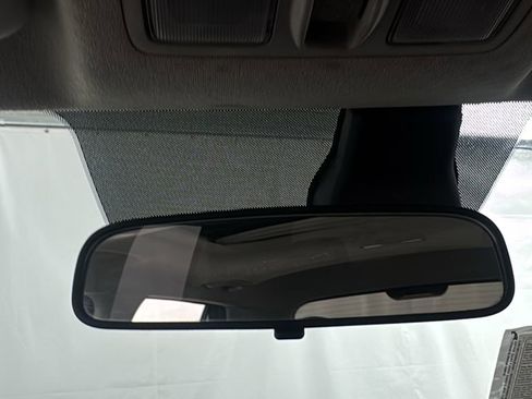 Used 2024 Hyundai Venue SEL image 30