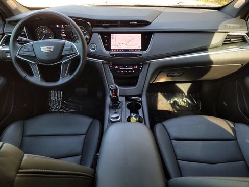 Used 2022 Cadillac XT5 Premium Luxury w/ Technology Package FWD image 13